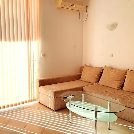 Laguna 2- Bedroom Apartment *